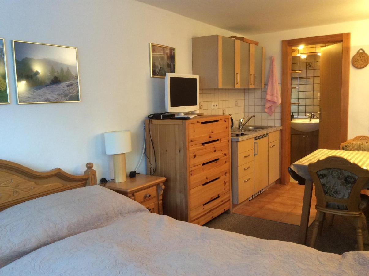 Double Room With A Kitchenette And Private Bathroom In A Beautiful Surrounding Sautens Eksteriør billede